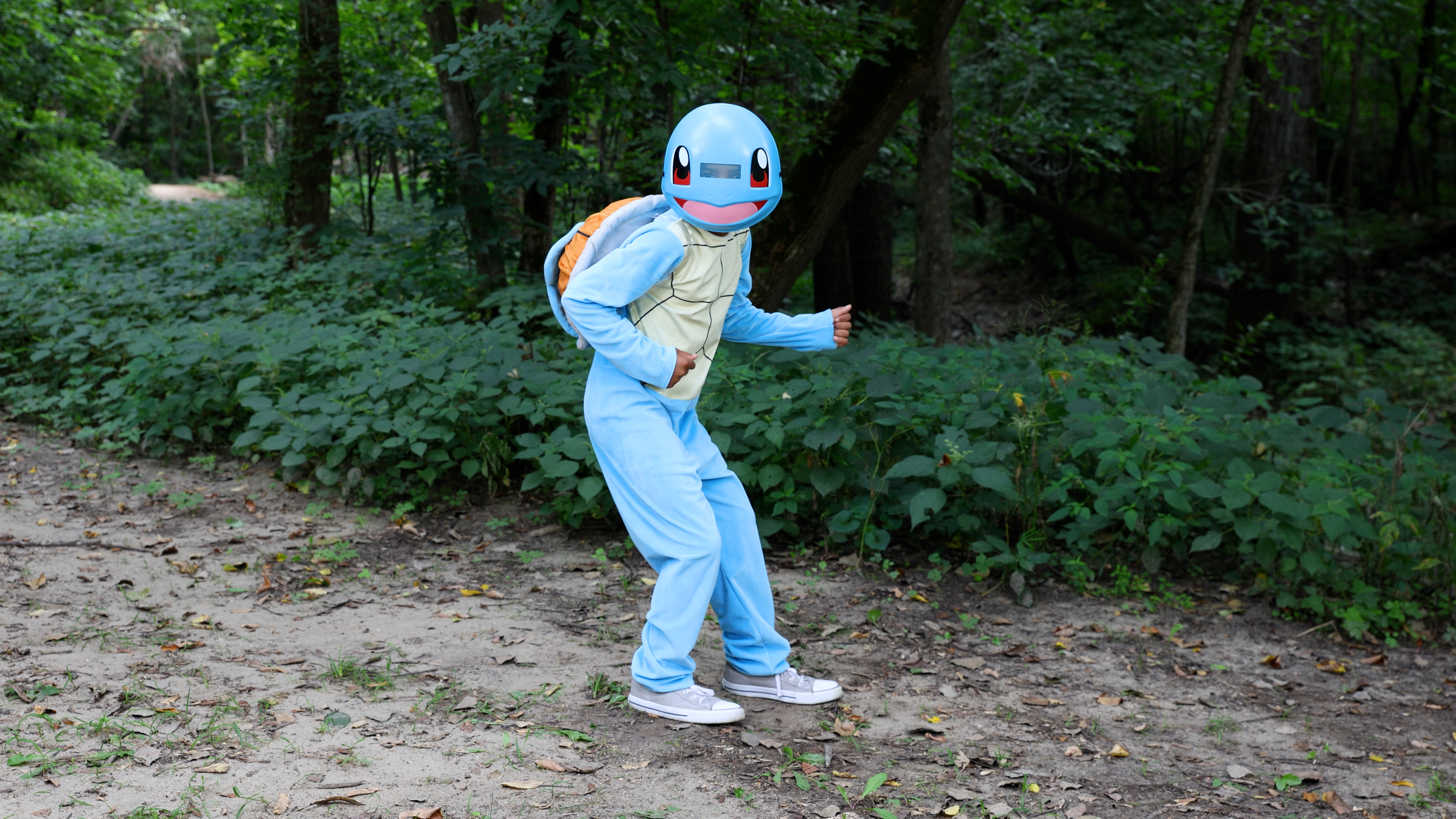 Perfect for Halloween, cosplay, or Pokémon-themed parties, this comfortable and playful Kid's Deluxe Pokémon Squirtle Costume allows your child to transform into their favorite Pokémon and make a splash.